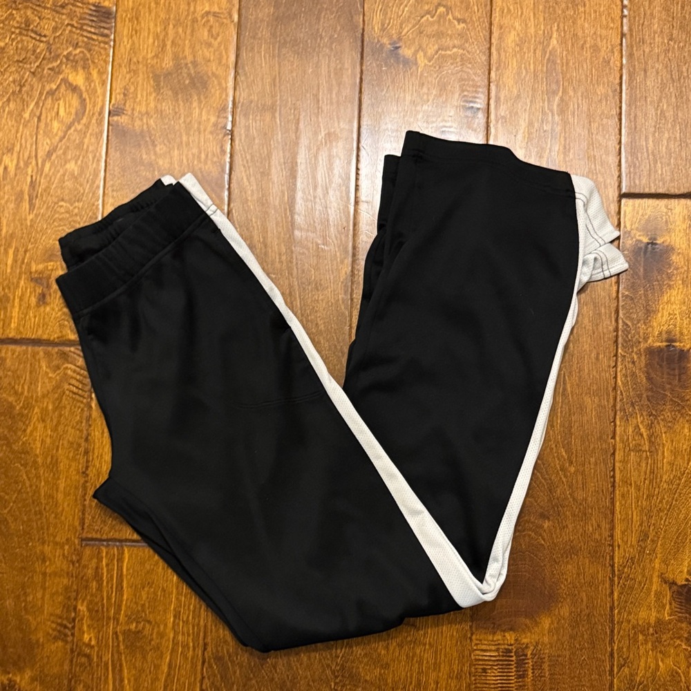 Black and White Girls Nike Athletic Pants